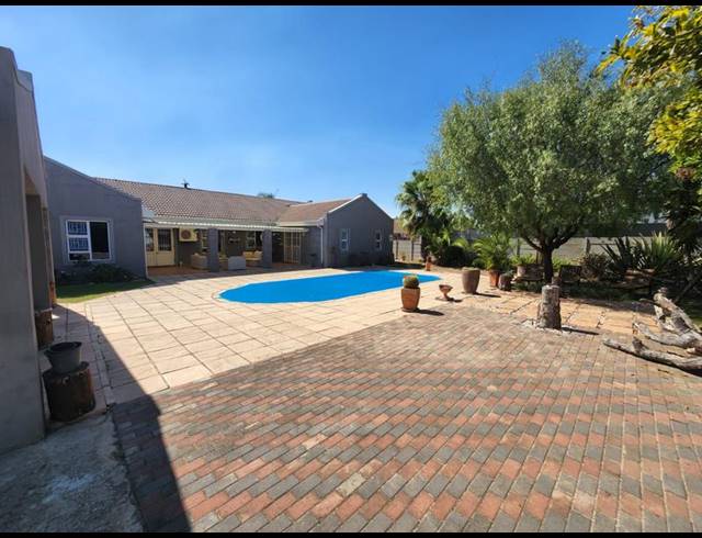 4 BEDROOM HOUSE FOR SALE IN PANORAMA